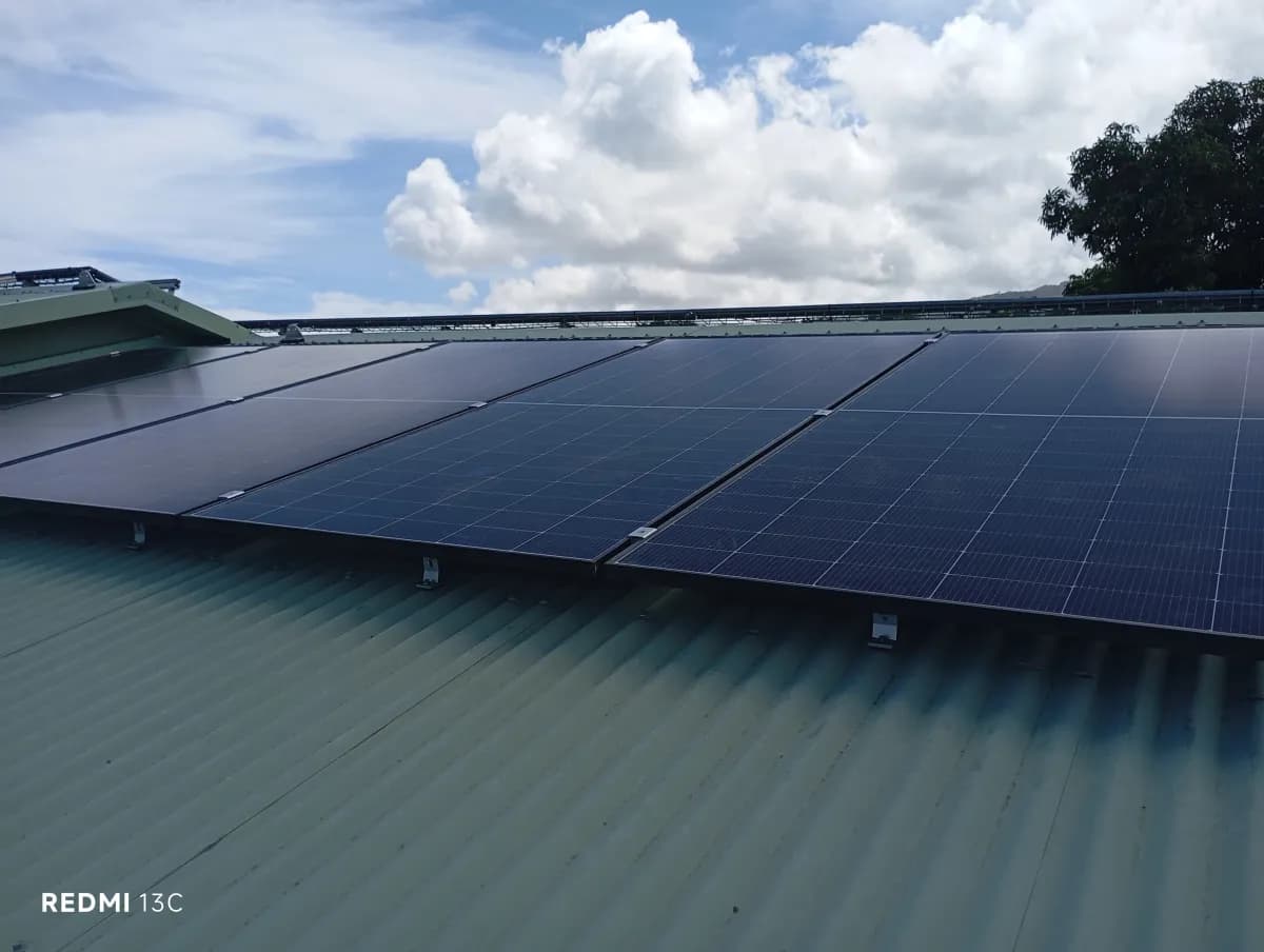 Installation 3.0 kWc + batterie à La Possession — 3 kWc