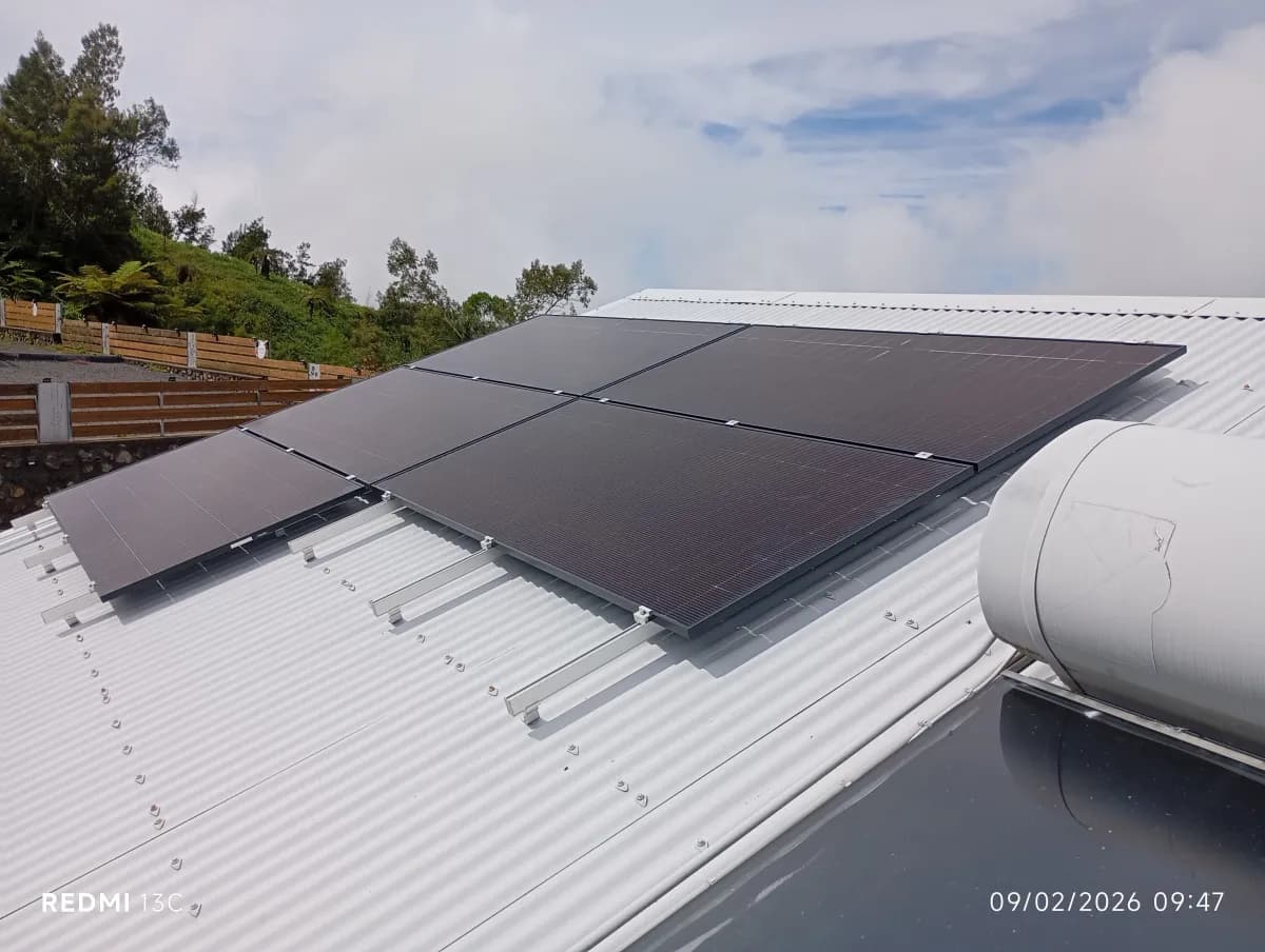 Installation sur les hauts à La Plaine-des-Cafres — 6.6 kWc